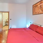 2 Bedroom Nice Apartment In Genova