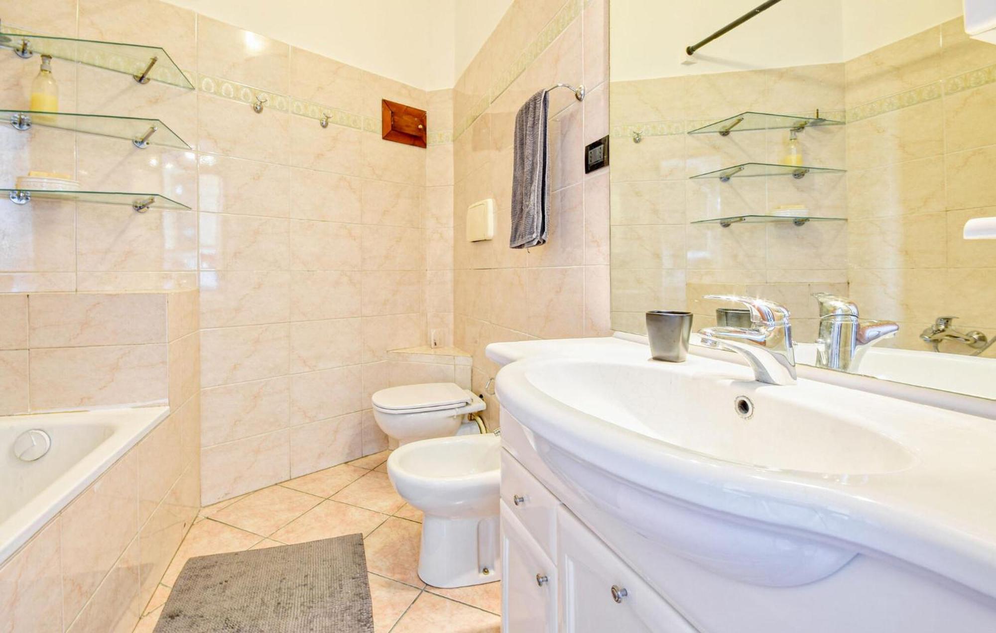 2 Bedroom In *