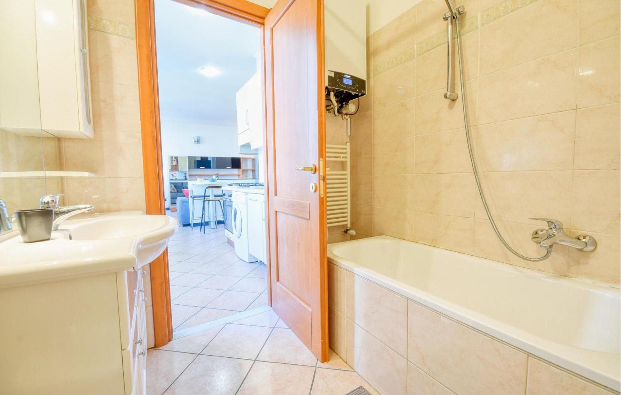 2 Bedroom In Apartment *
