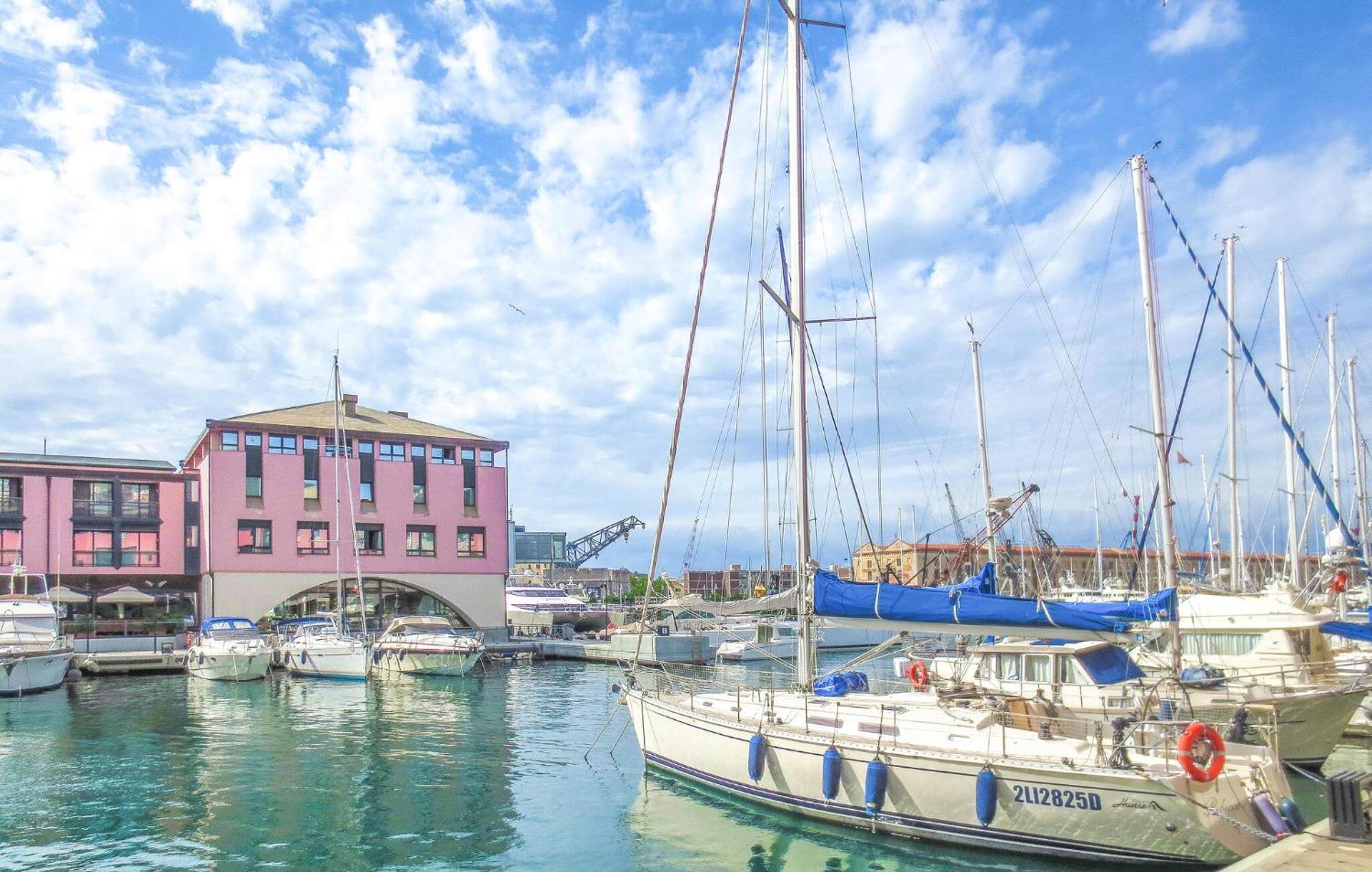 Apartment 2 Bedroom In Genua